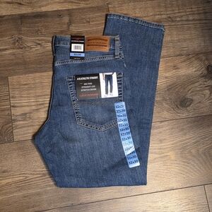 Lucky Brand Men's Classic Blue Denim Jeans